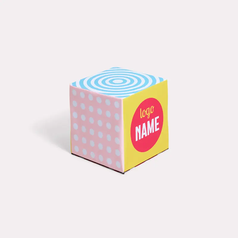 Poufs cubiques en carton