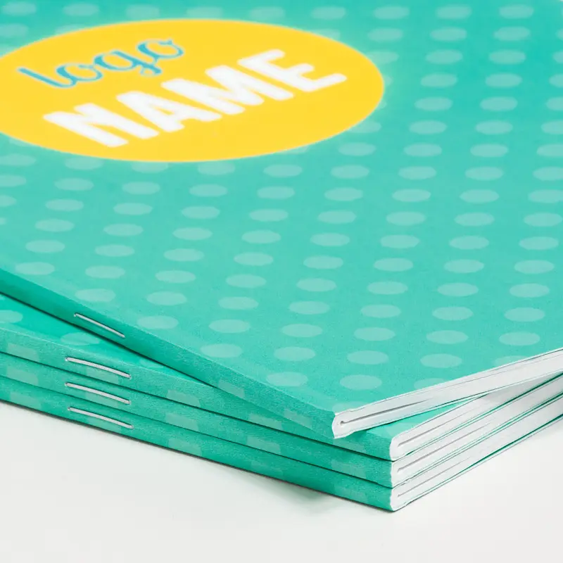 Brochures agrafées à dos droit