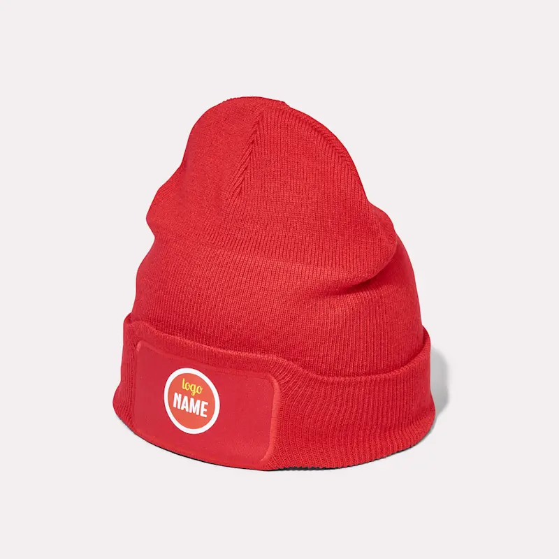 Bonnets tricotés avec écusson